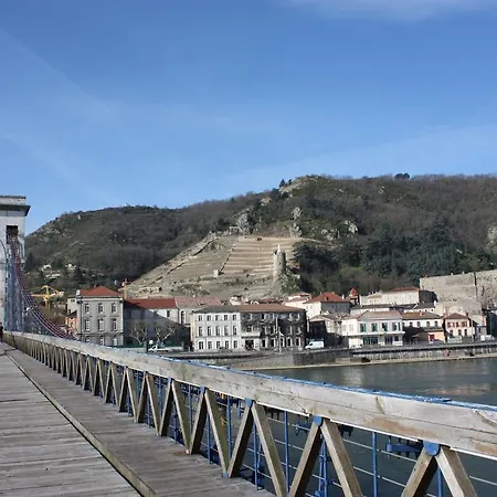 Campeggio Le Rhone 3*